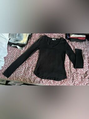 Aritzia Long Sleeve T Shirt